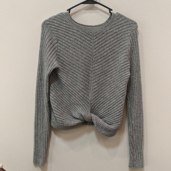 Hollister Women's Gray Front Knot Sweater Size Small - Picture 1 of 5